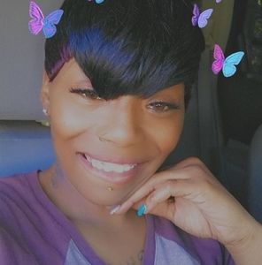 Meet your Posher, Derrika